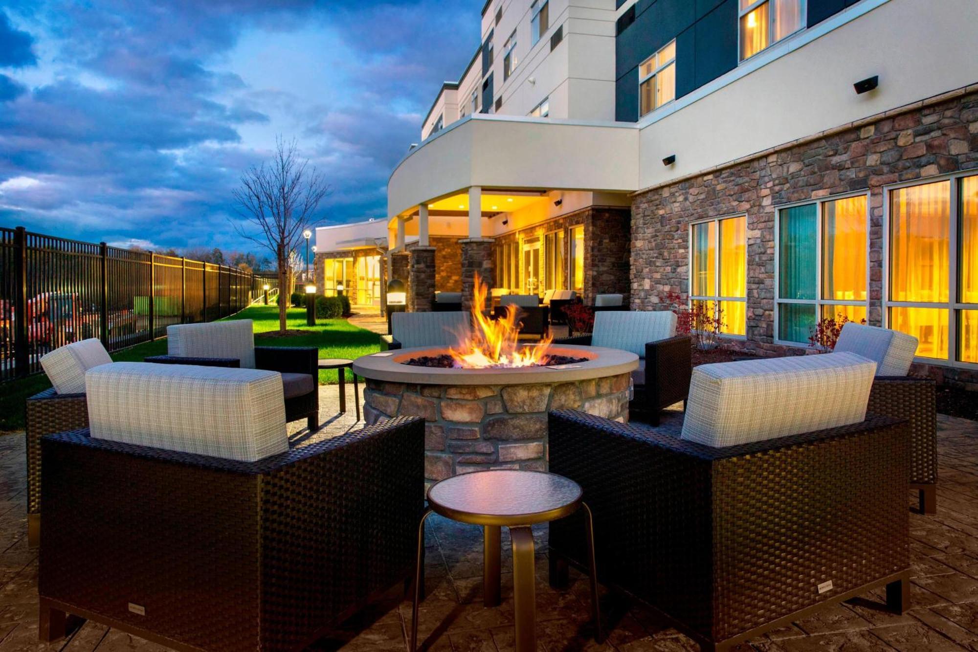 Hotel Courtyard By Marriott Schenectady At Mohawk Harbor Exteriér fotografie